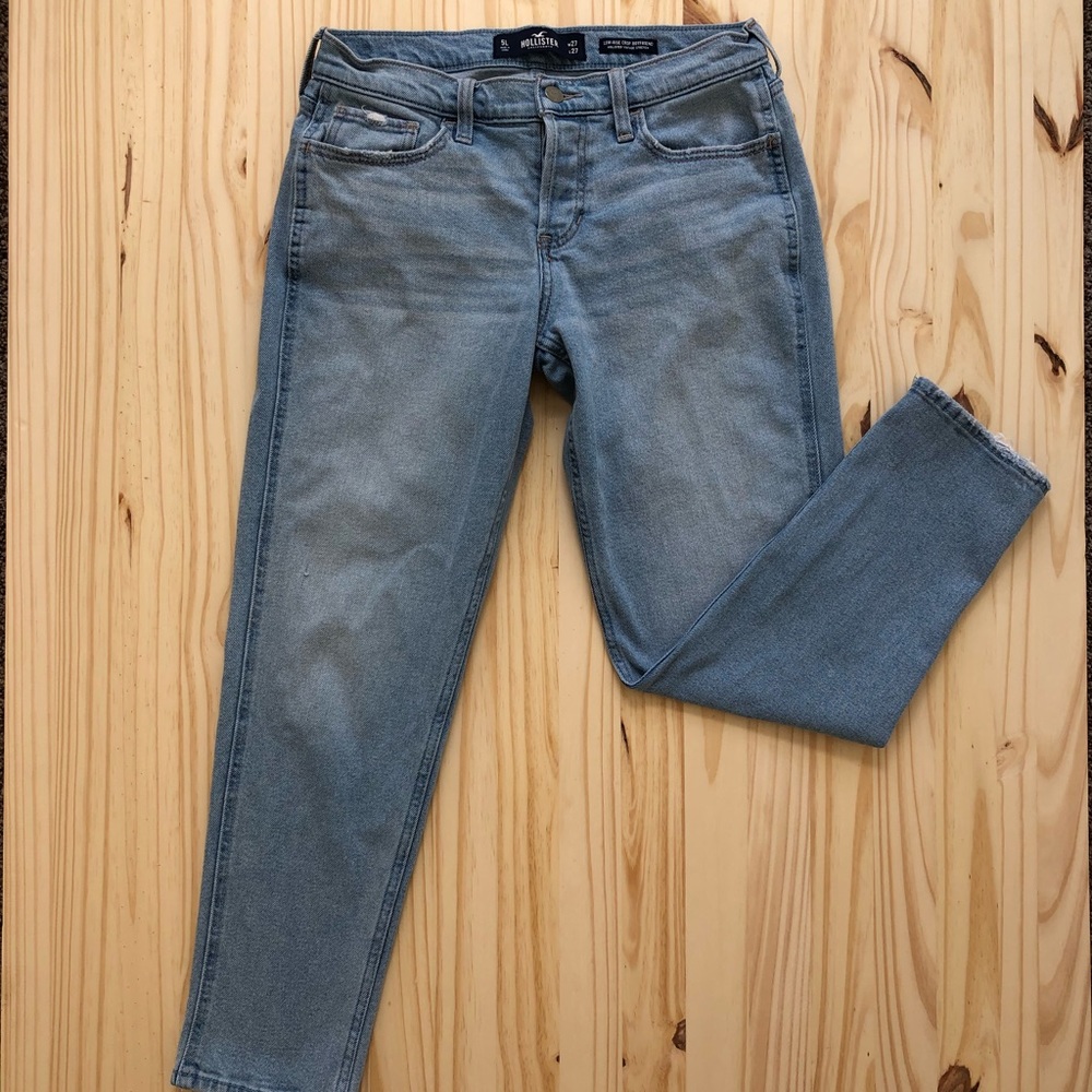 Light wash boyfriend jeans